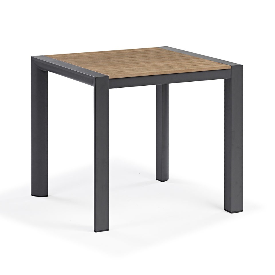 Plastové dřevěné stoly